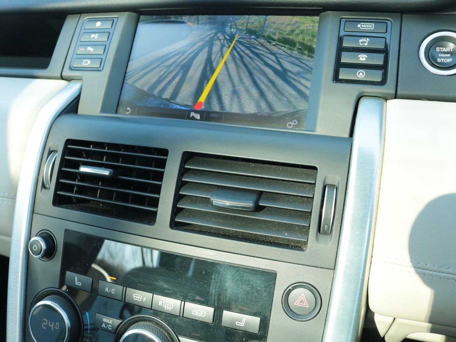 Used Land Rover Discovery Sport 2017 for sale - 77939550: Photo 22