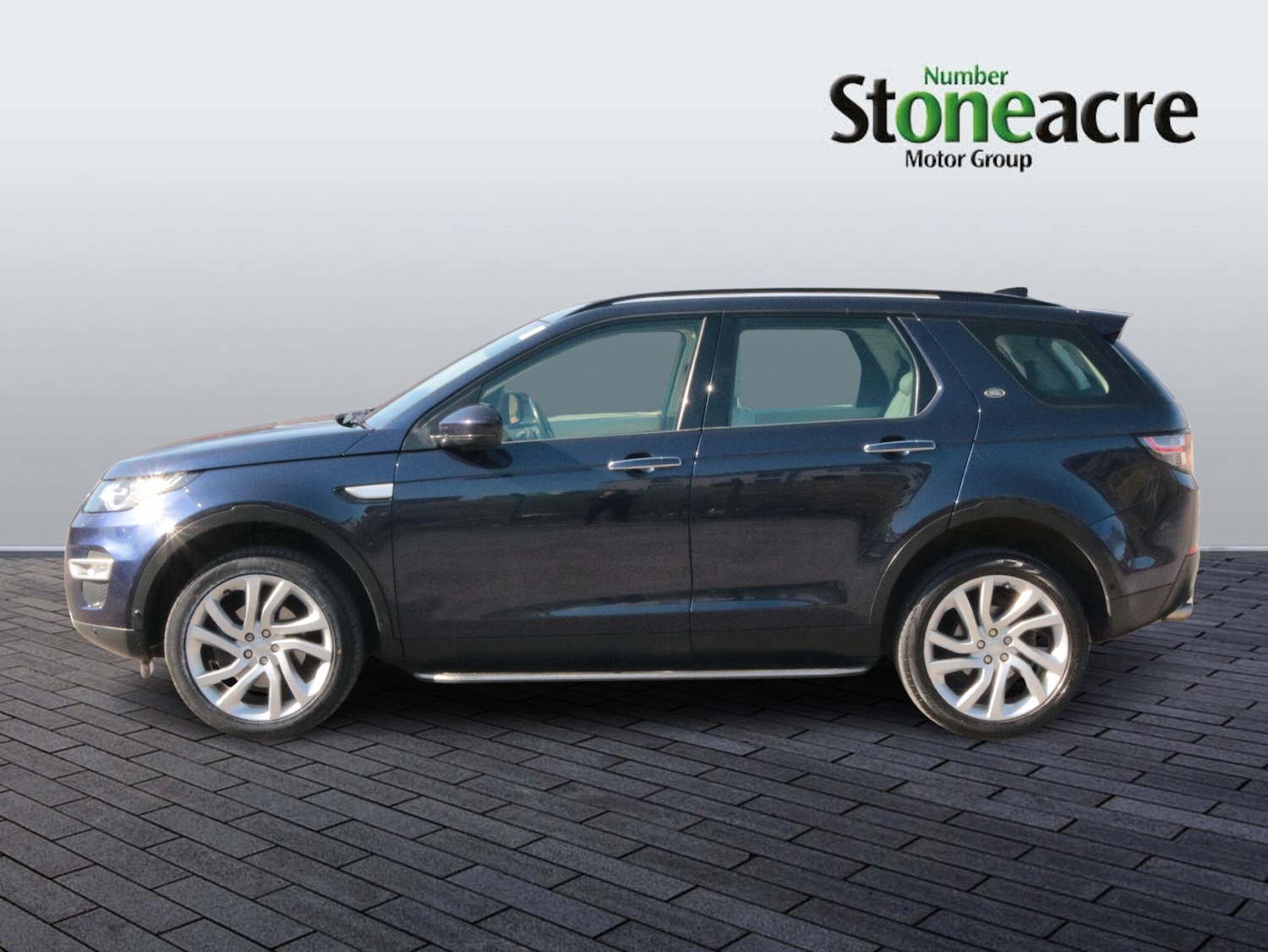 Used Land Rover Discovery Sport 2017 for sale - 77939550: Photo 8