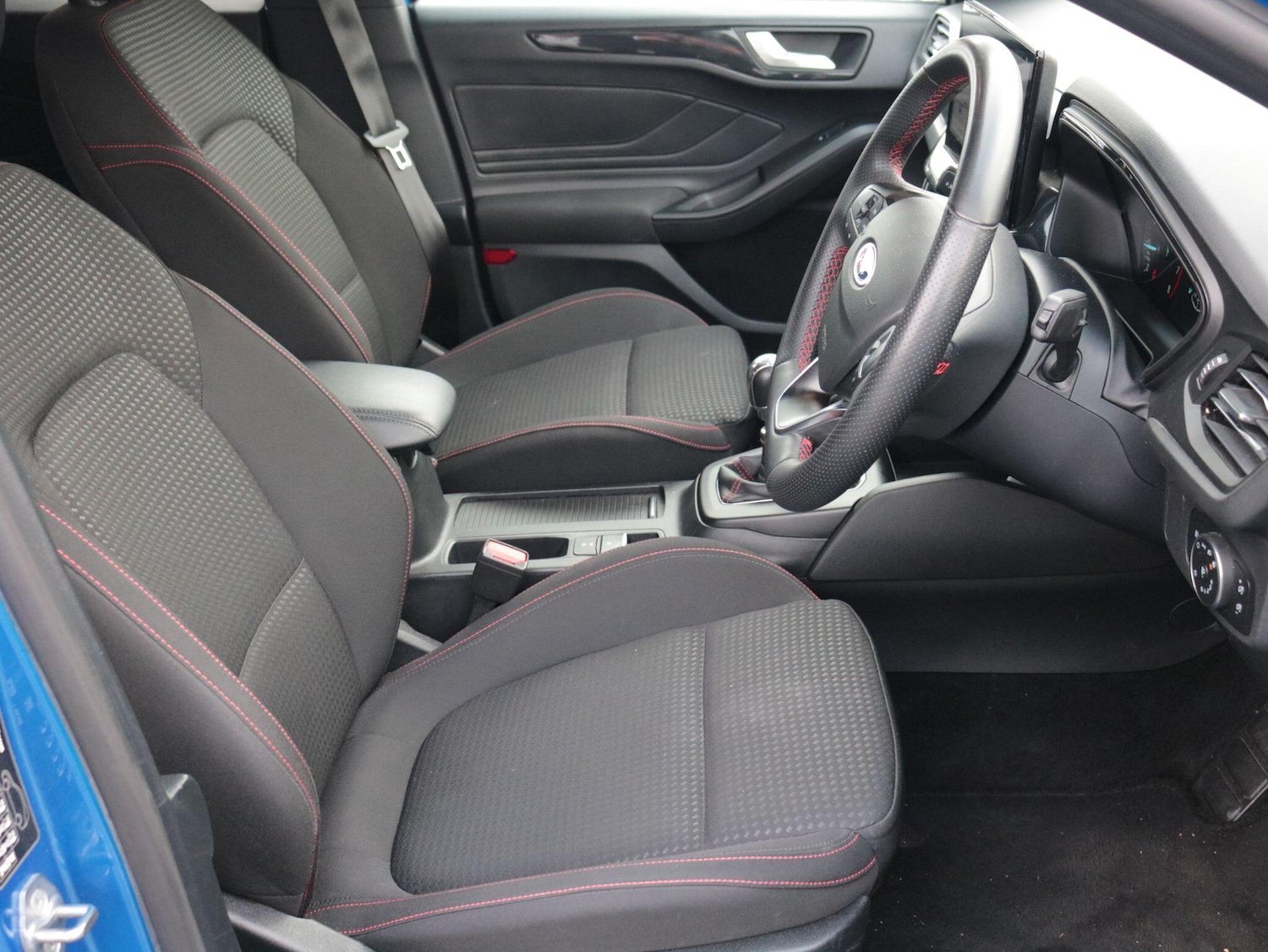 Used Ford Focus 2023 for sale - 76772110: Photo 12