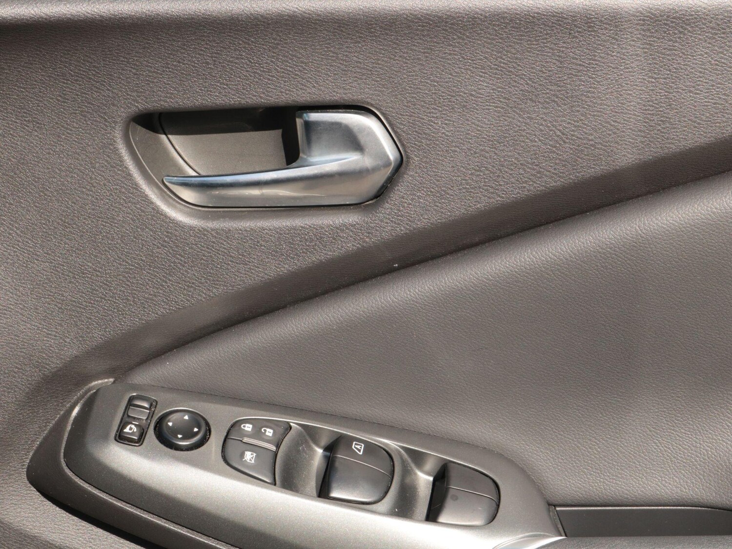 Used Nissan Juke 2025 for sale - 77940007: Photo 27