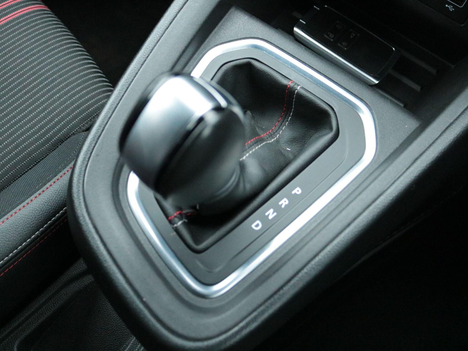 Used Renault Clio for sale - 77344662: Photo 24