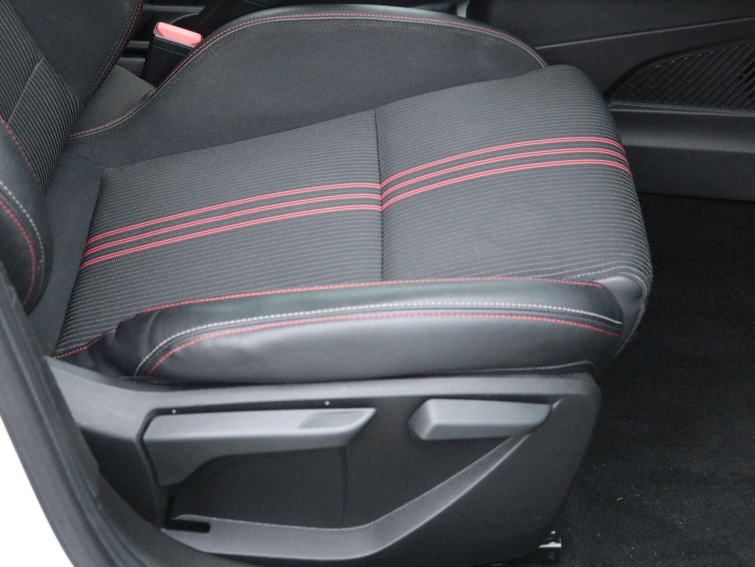 Used Renault Clio for sale - 77344662: Photo 30