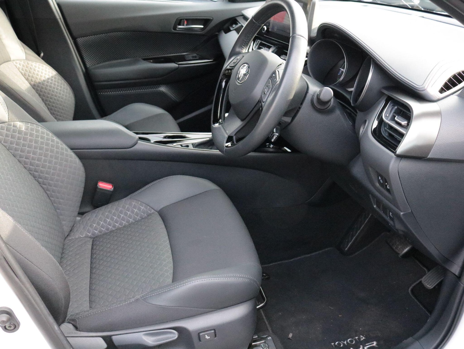 Used Toyota C-HR 2023 for sale - 77255144: Photo 14