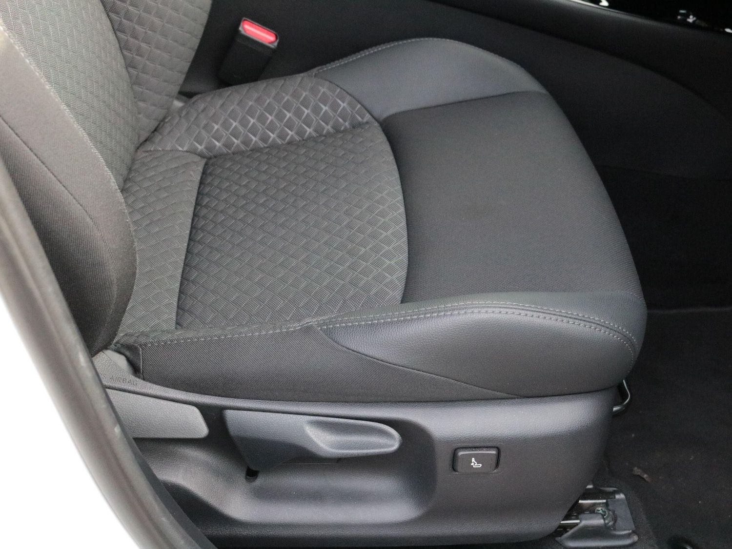 Used Toyota C-HR 2023 for sale - 77255144: Photo 27