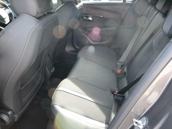 Used Peugeot 208 2023 for sale - 75634391: Photo 26