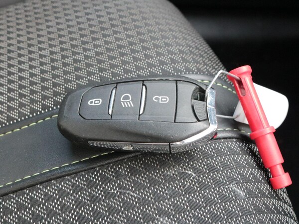 Used Peugeot 208 2023 for sale - 75634391: Photo 30