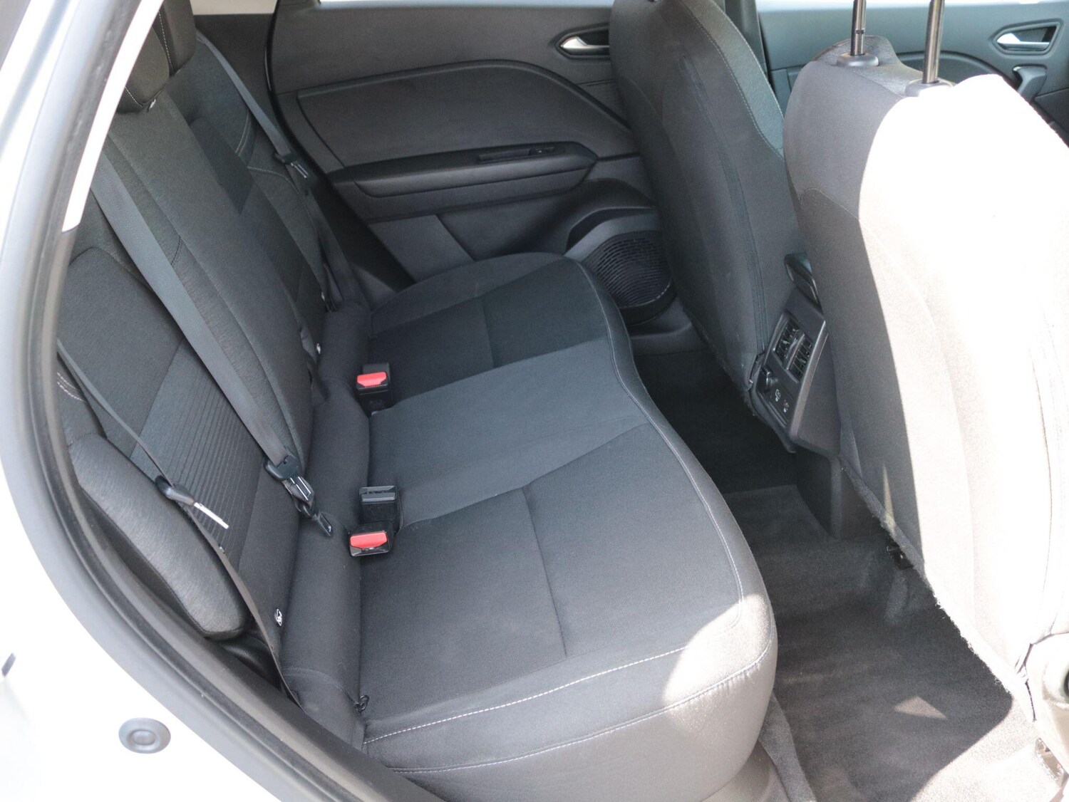 Used Renault Captur for sale - 78215156: Photo 28