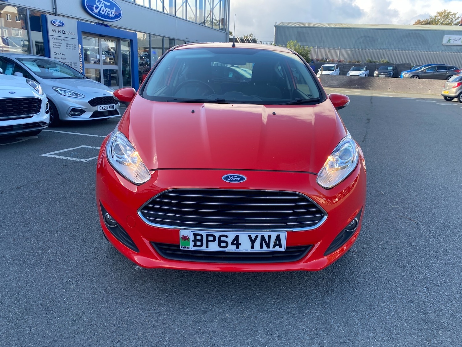 Used Ford Fiesta 2015 for sale - 76302215: Photo 2