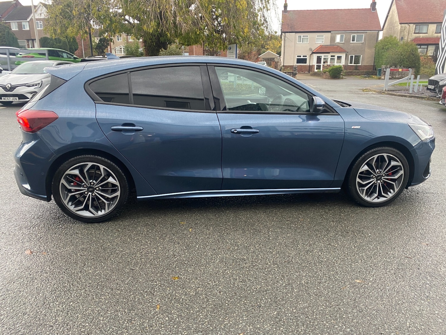 Used Ford Focus 2023 for sale - 76479861: Photo 11