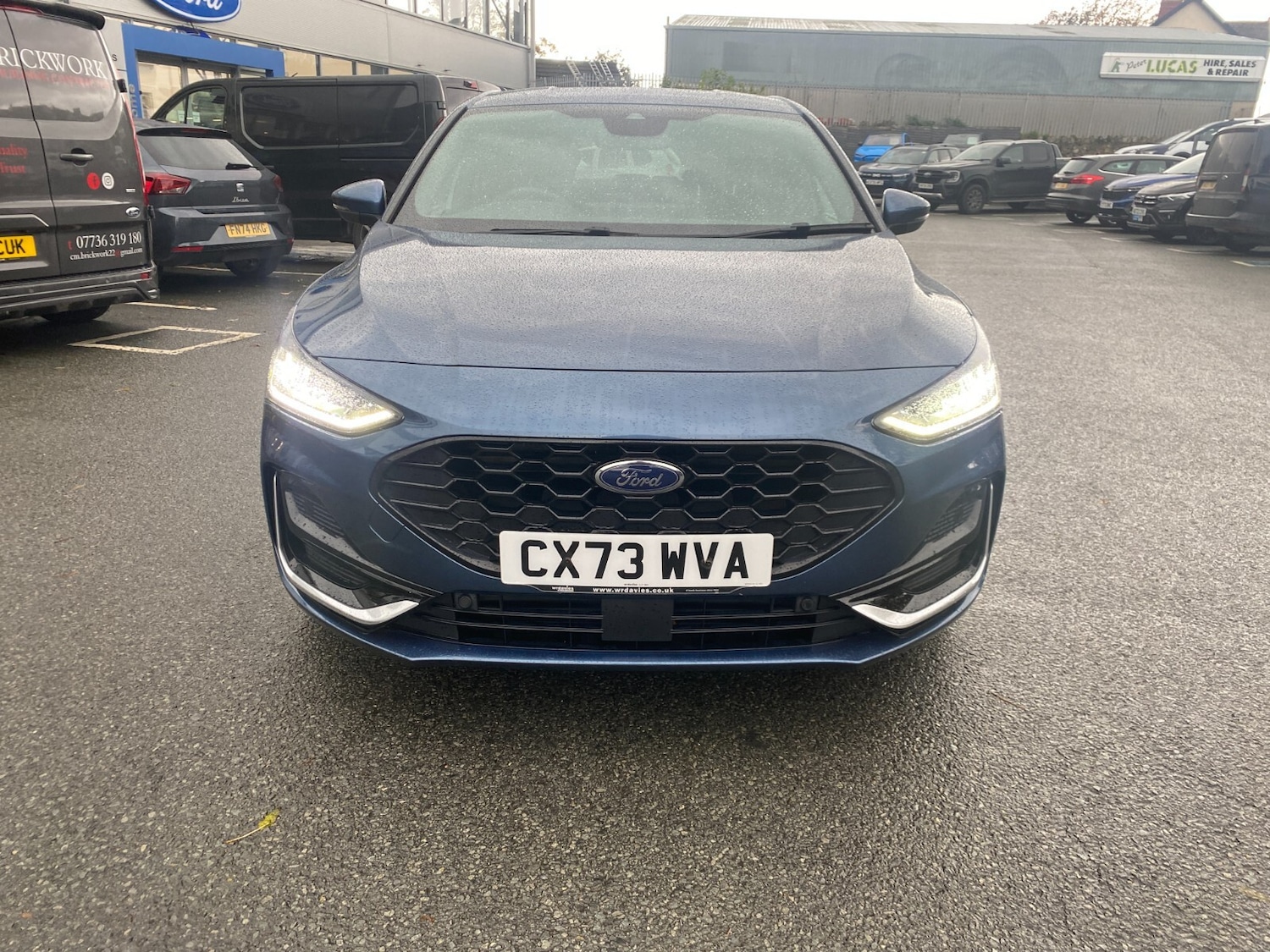 Used Ford Focus 2023 for sale - 76479861: Photo 2