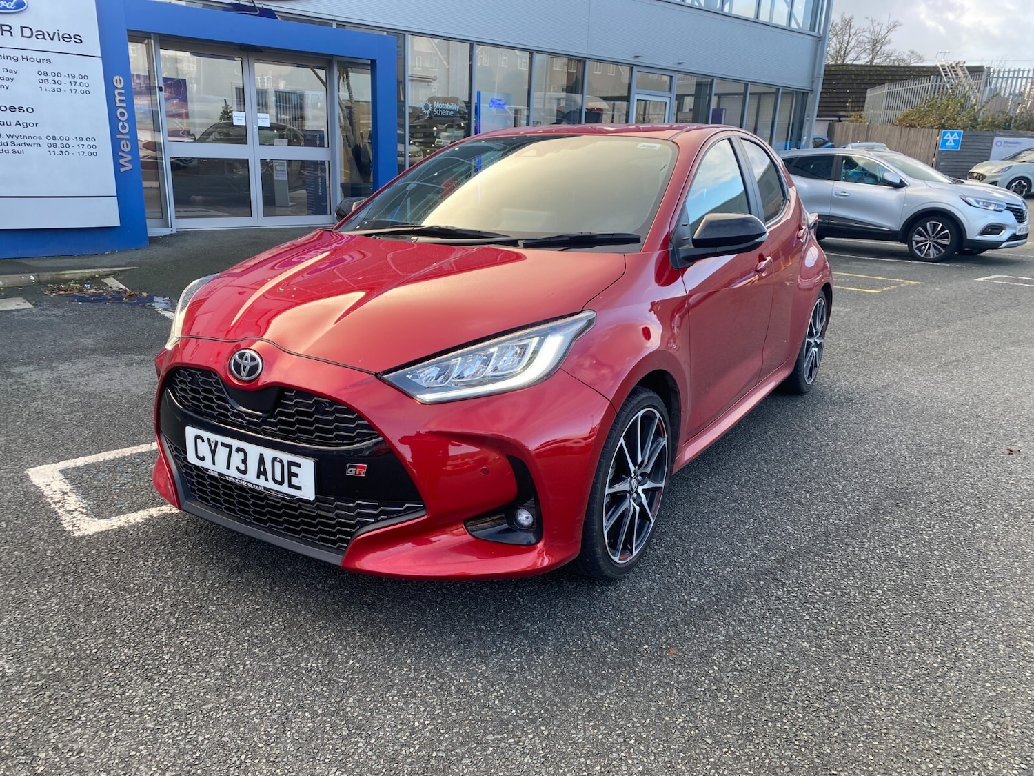 Used Toyota Yaris 2023 for sale - 76894828: Photo 3