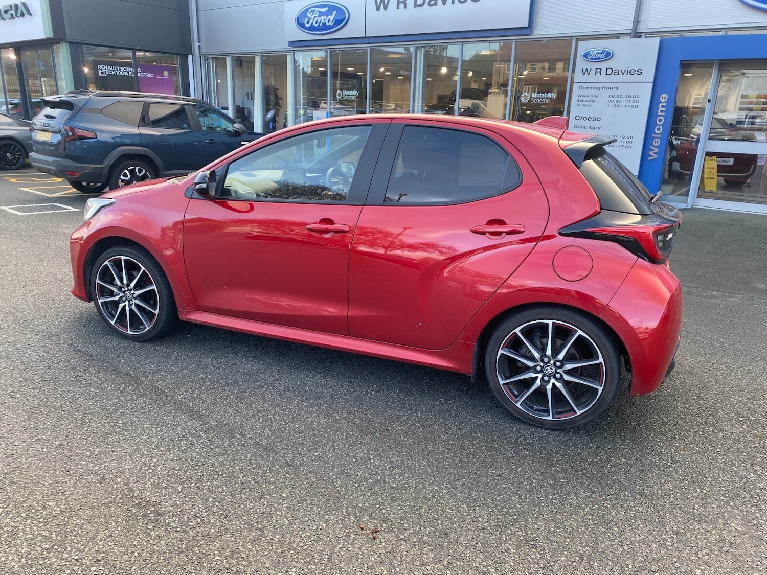 Used Toyota Yaris 2023 for sale - 76894828: Photo 6