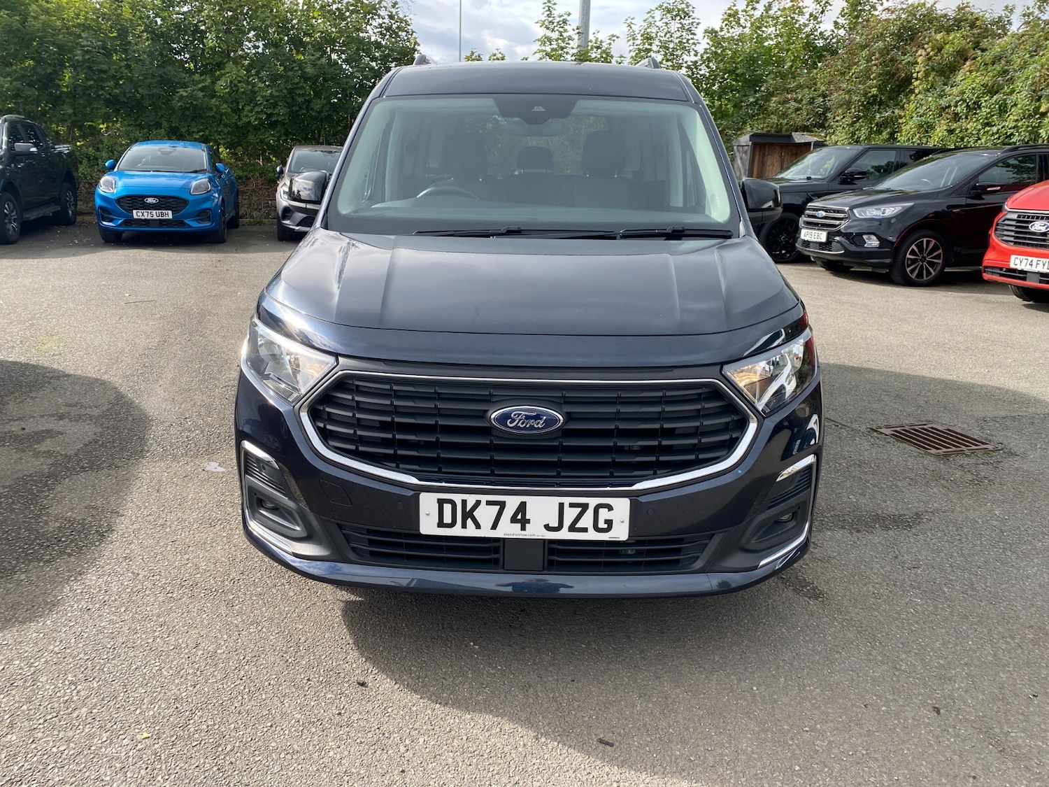 Used Ford Tourneo Connect 2024 for sale - 76276866: Photo 2