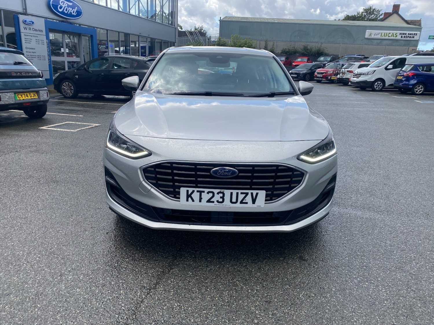 Used Ford Focus 2023 for sale - 76276315: Photo 2