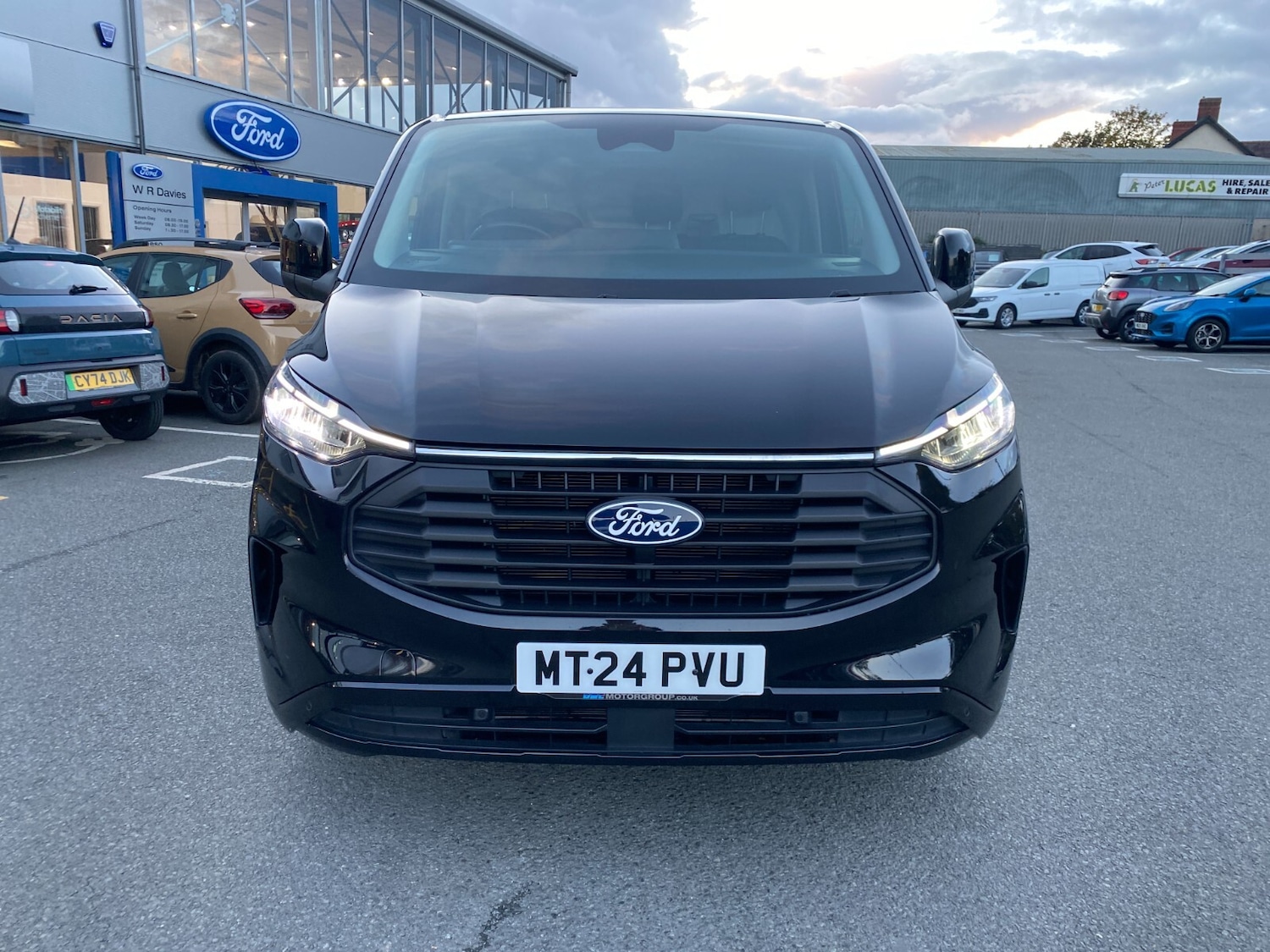 Used Ford Transit Custom 2024 for sale - 76410522: Photo 2