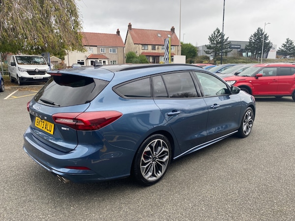 Used Ford Focus 2023 for sale - 76276696: Photo 10