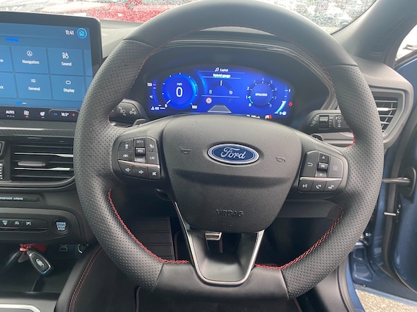 Used Ford Focus 2023 for sale - 76276696: Photo 30