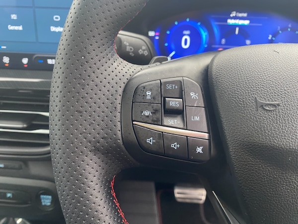 Used Ford Focus 2023 for sale - 76276696: Photo 32