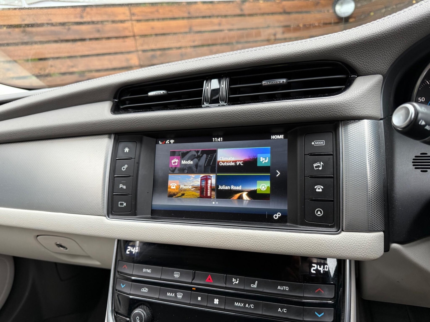 Used Jaguar XF 2016 for sale - 76632969: Photo 36