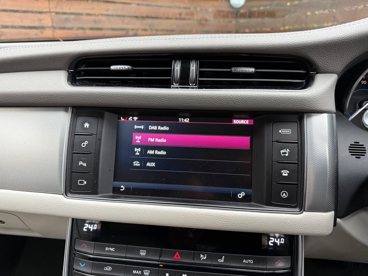 Used Jaguar XF 2016 for sale - 76632969: Photo 39