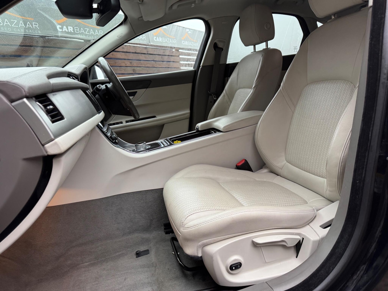 Used Jaguar XF 2016 for sale - 76632969: Photo 45