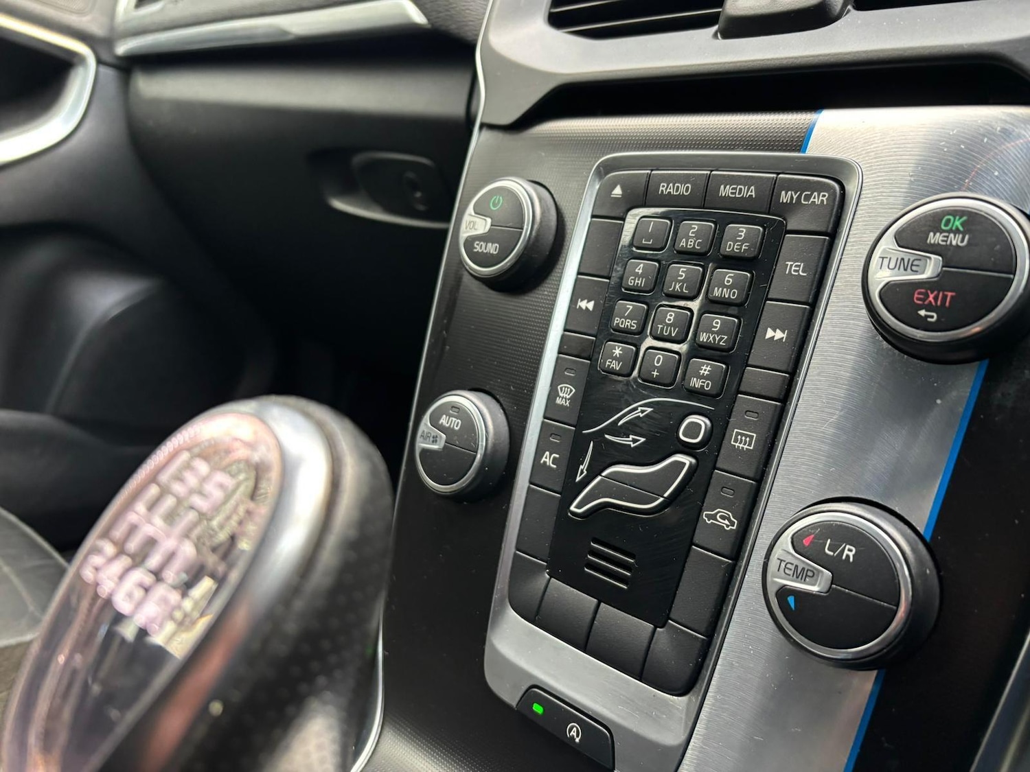 Used Volvo V40 2013 for sale - 77053935: Photo 21