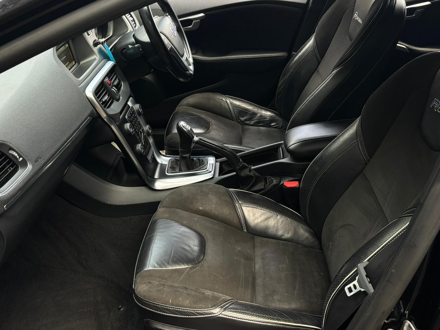 Used Volvo V40 2013 for sale - 77053935: Photo 41