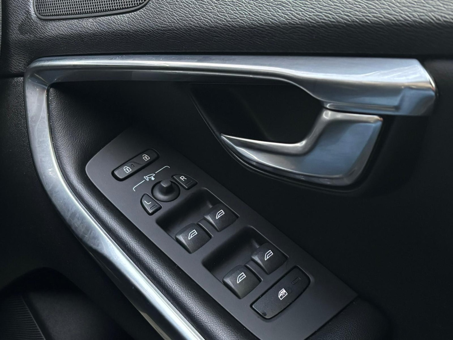 Used Volvo V40 2013 for sale - 77053935: Photo 45