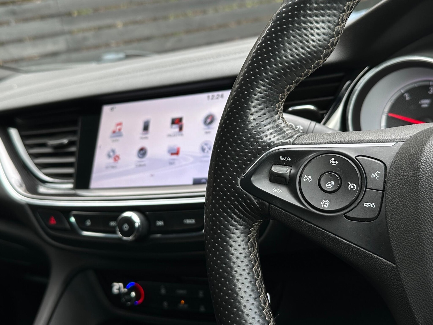 Used Vauxhall Insignia 2017 for sale - 77705044: Photo 32