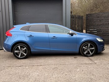 Used Volvo V40 2016 for sale - 77808253: Photo