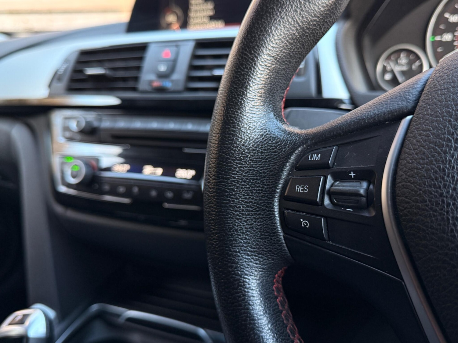 Used BMW 3 Series 2018 for sale - 76936321: Photo 32