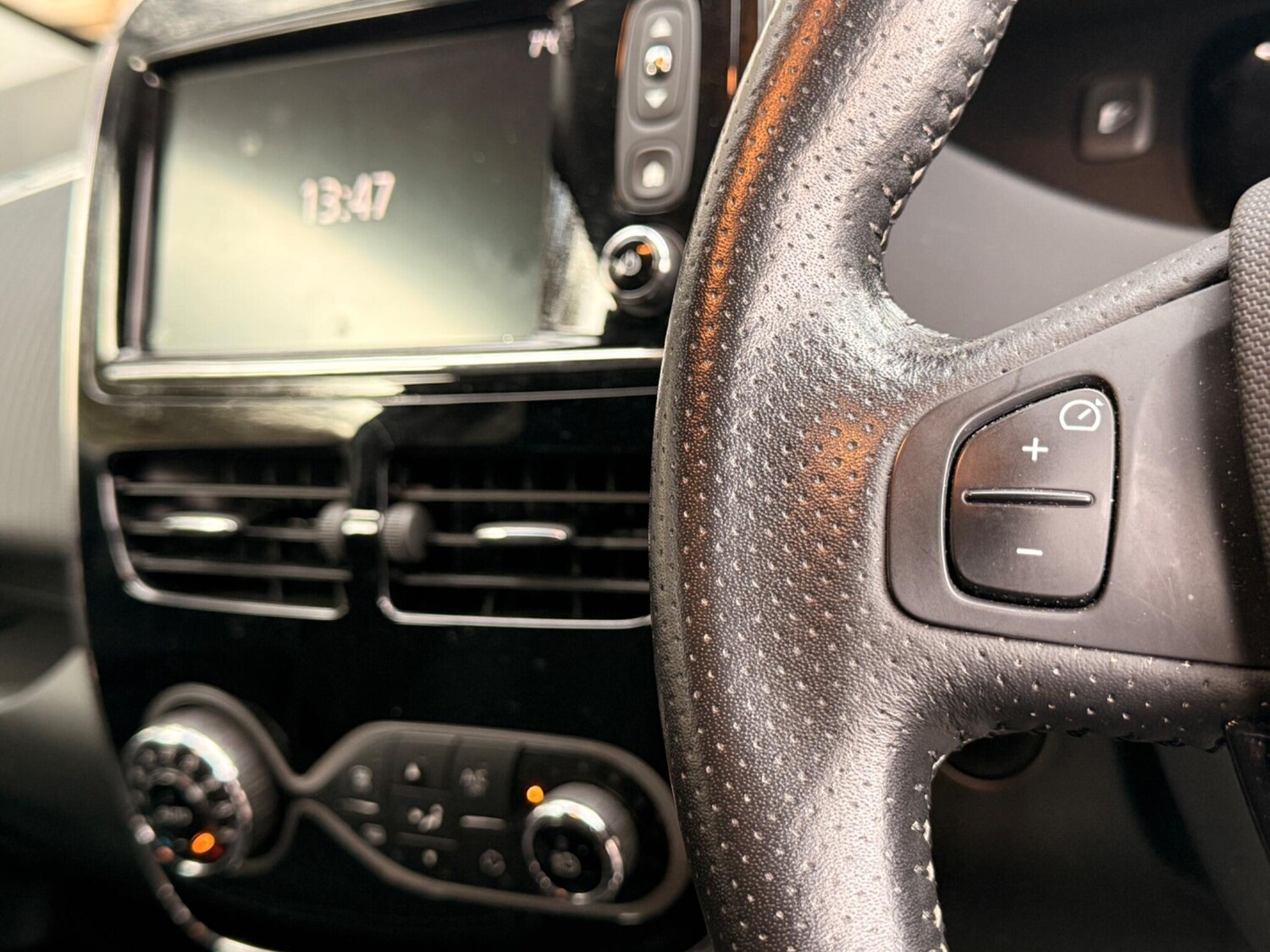 Used Renault Zoe for sale - 76935828: Photo 45