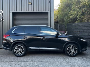 Used Mitsubishi Outlander 2017 for sale - 79657248: Photo