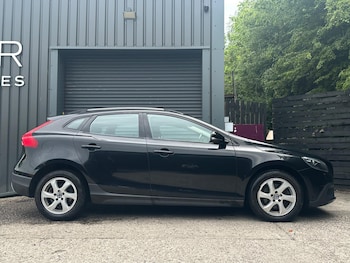 Used Volvo V40 2015 for sale - 79106654: Photo