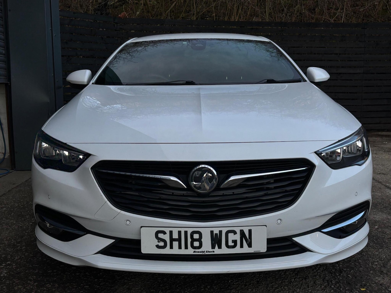 Used Vauxhall Insignia 2018 for sale - 77315079: Photo 2