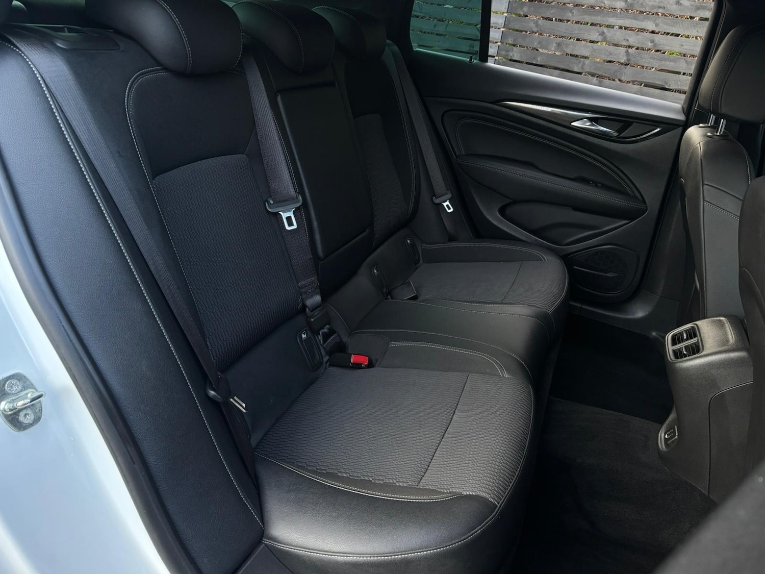 Used Vauxhall Insignia 2018 for sale - 77315079: Photo 25