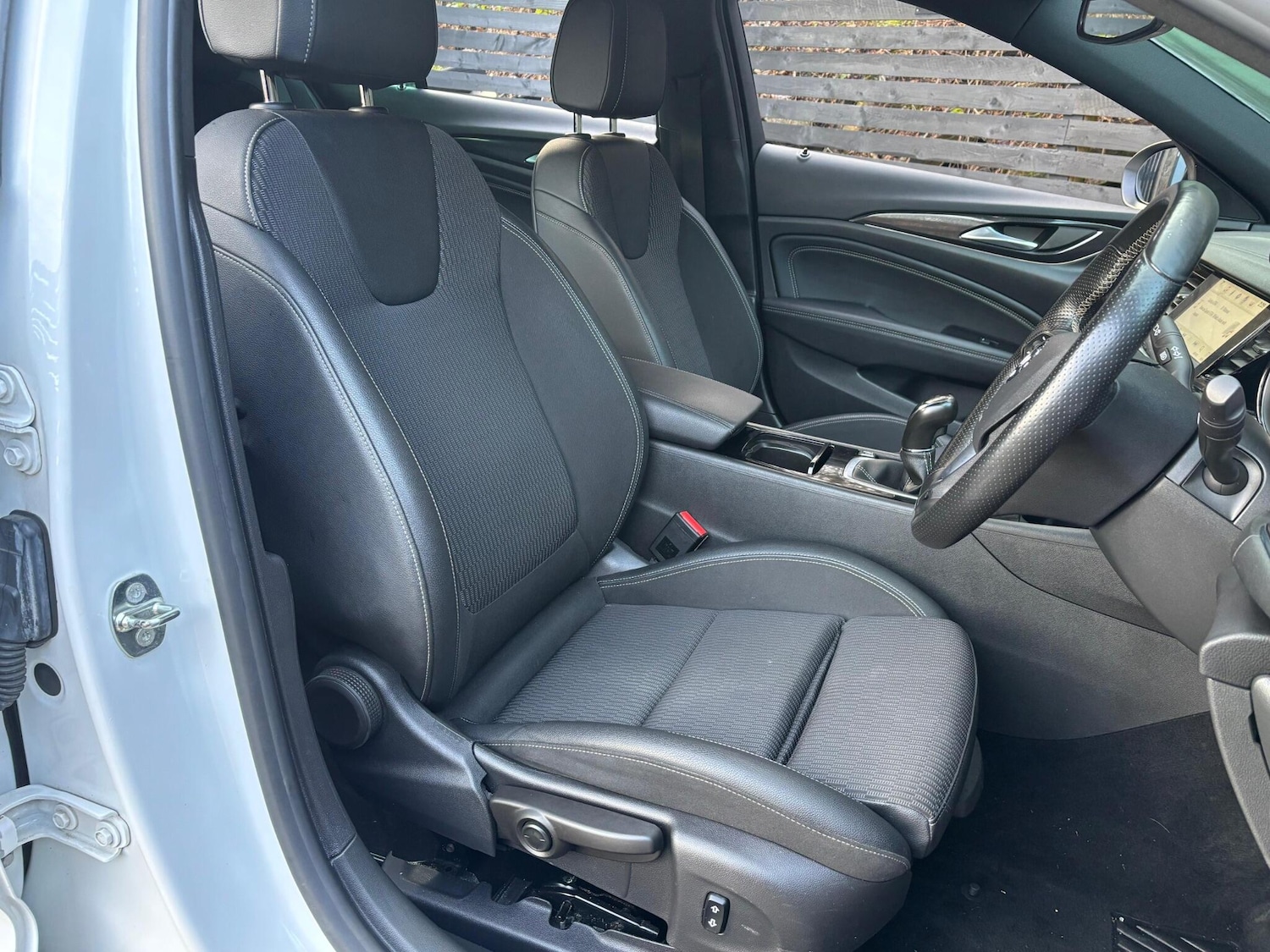 Used Vauxhall Insignia 2018 for sale - 77315079: Photo 7