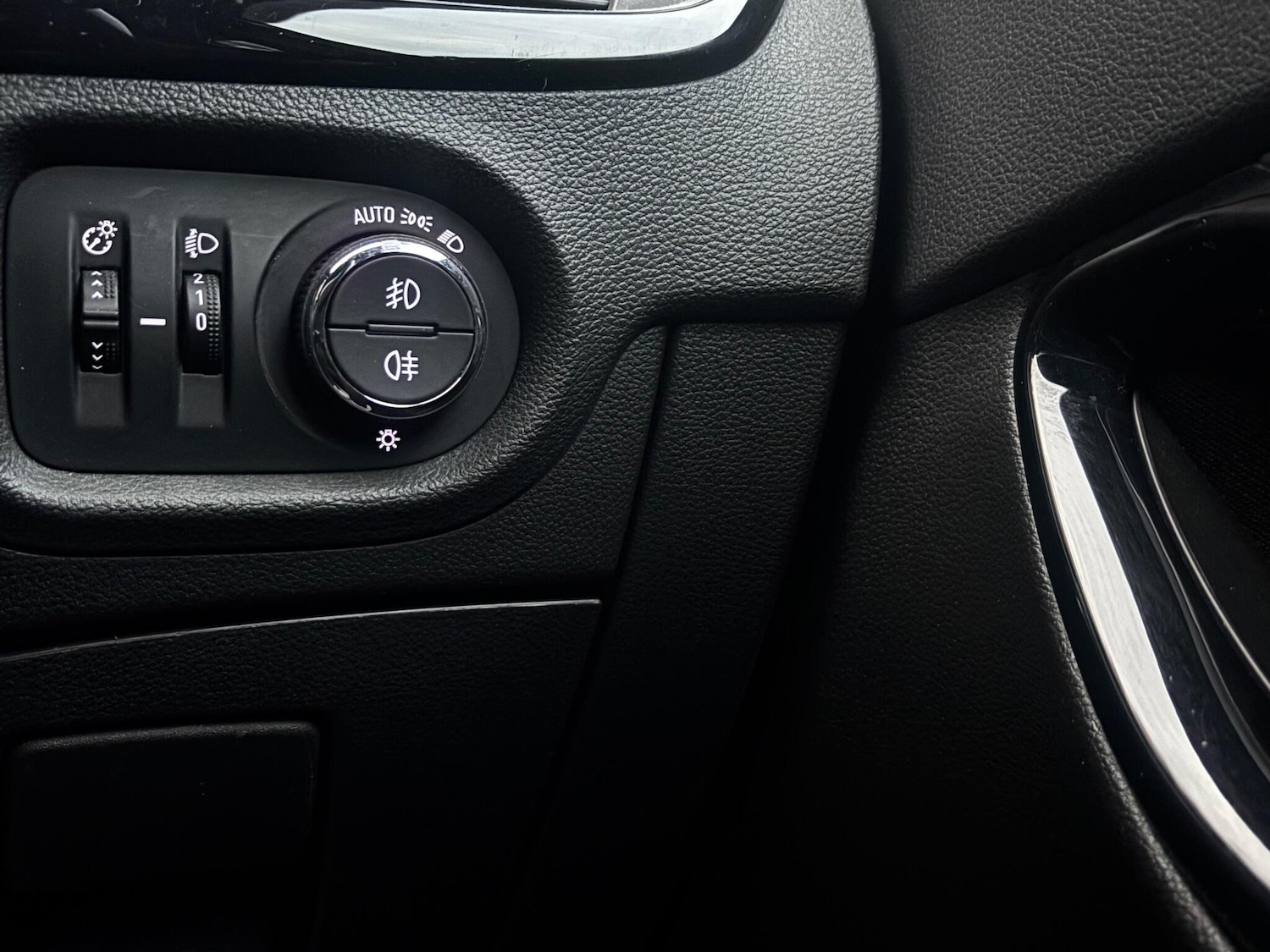 Used Vauxhall Astra 2017 for sale - 76440986: Photo 28