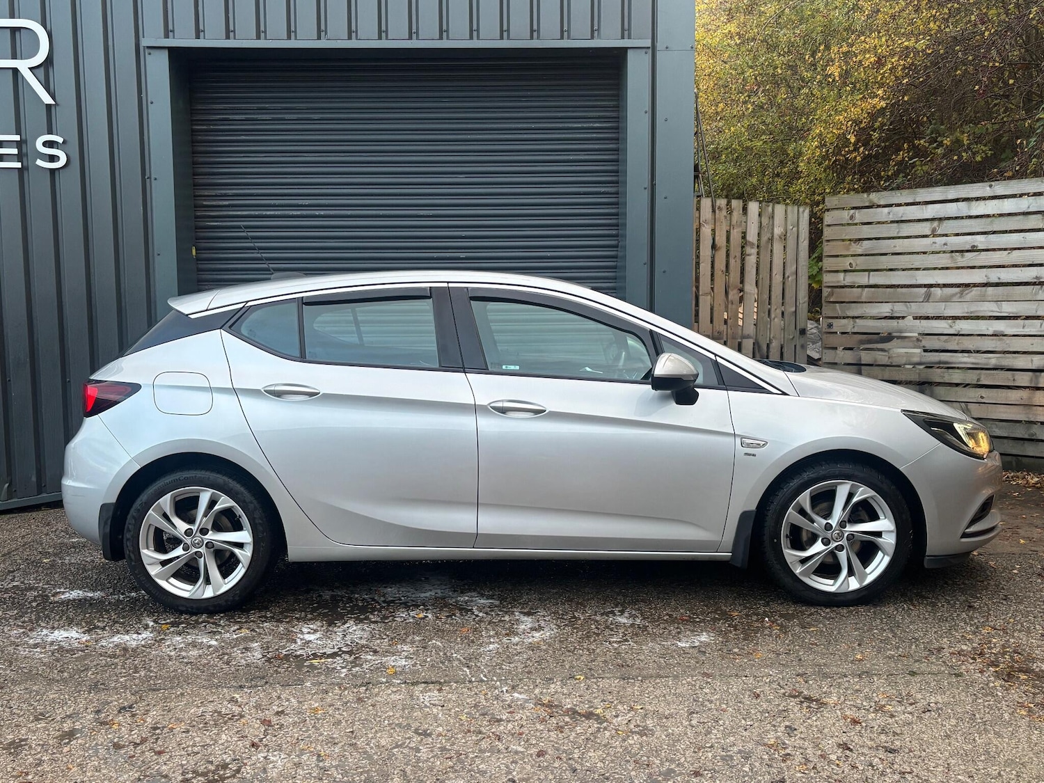 Used Vauxhall Astra 2017 for sale - 76440986: Photo 4