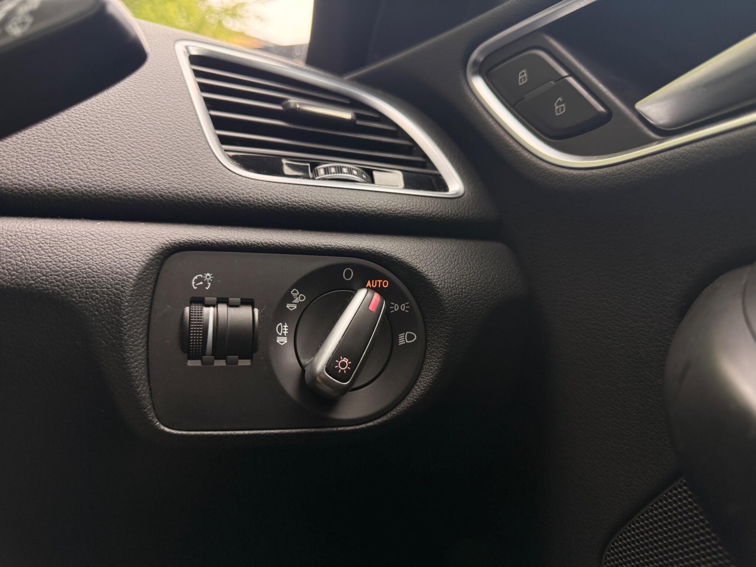 Used Audi Q3 for sale - 78136371: Photo 31