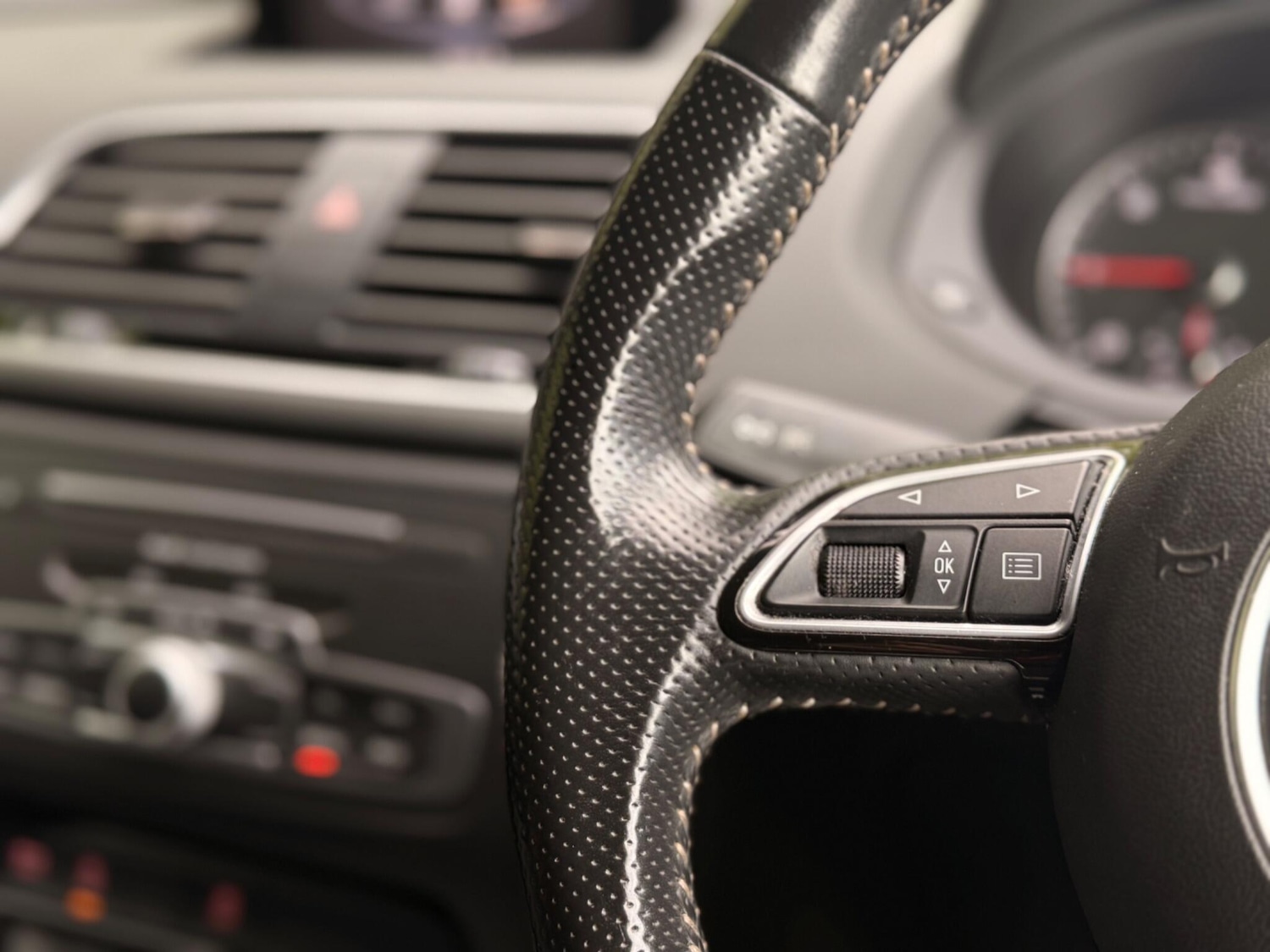 Used Audi Q3 for sale - 78136371: Photo 32