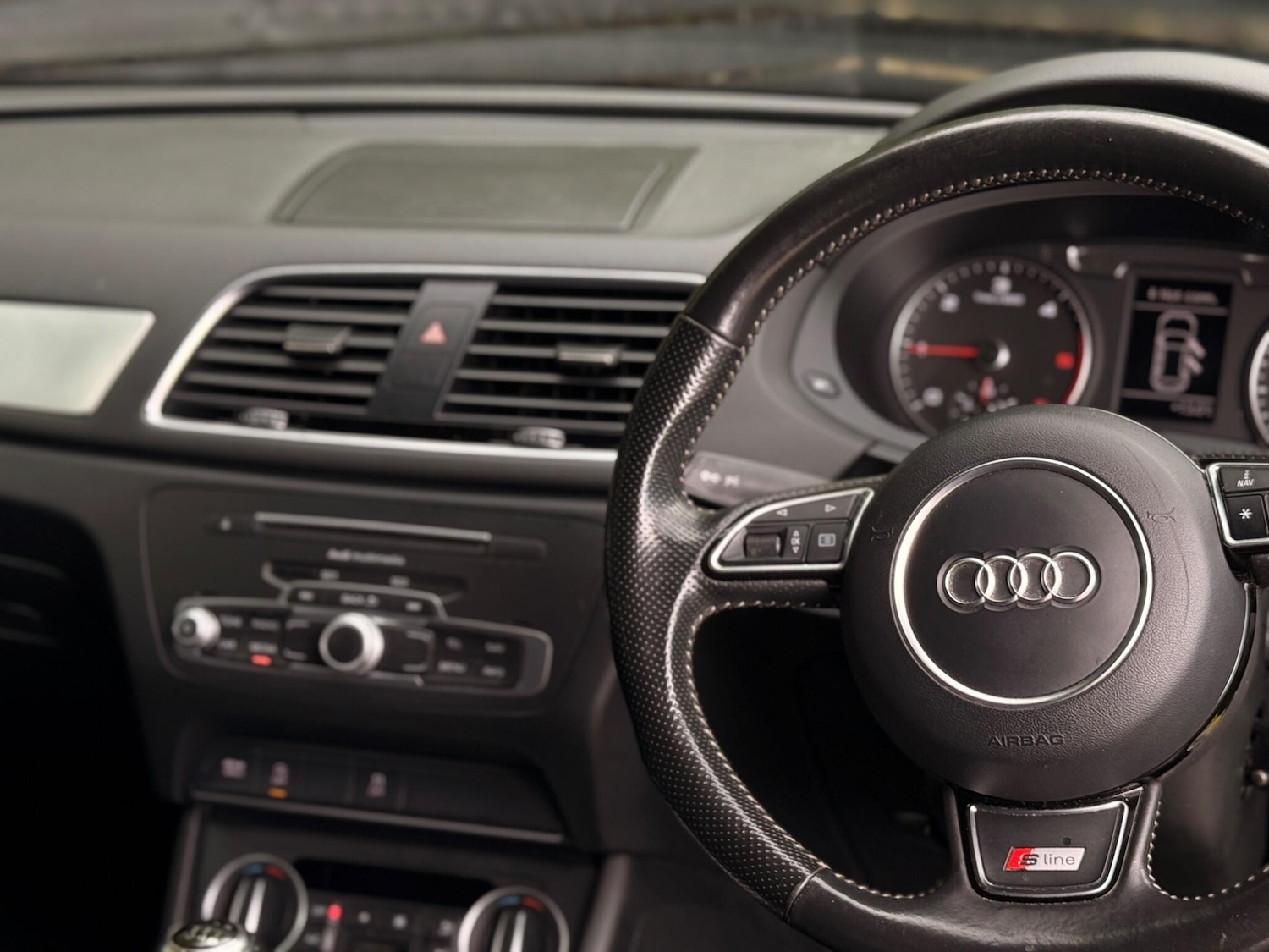 Used Audi Q3 for sale - 78136371: Photo 34