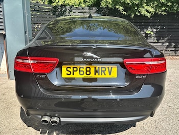 Used Jaguar XE 2018 for sale - 79212549: Photo