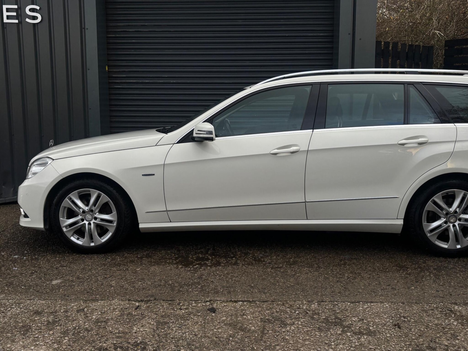 Used Mercedes-Benz E Class 2010 for sale - 76990166: Photo 11