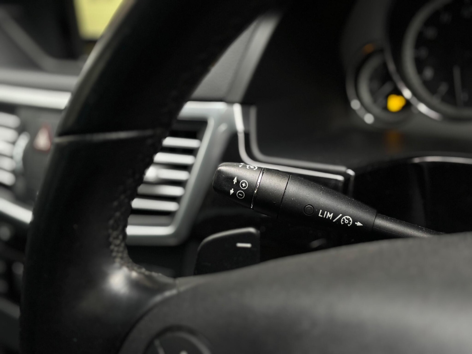 Used Mercedes-Benz E Class 2010 for sale - 76990166: Photo 17