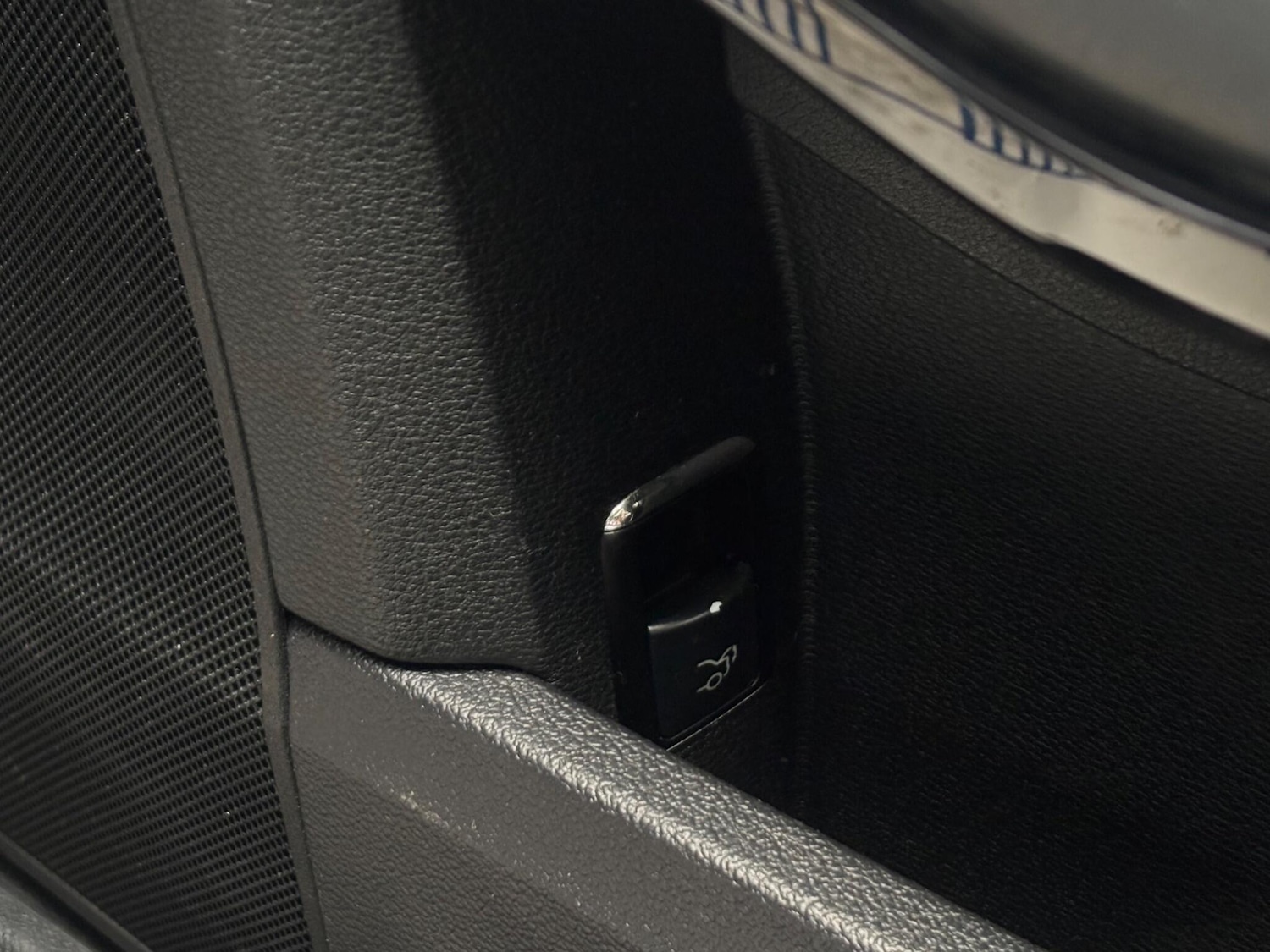 Used Mercedes-Benz E Class 2010 for sale - 76990166: Photo 19