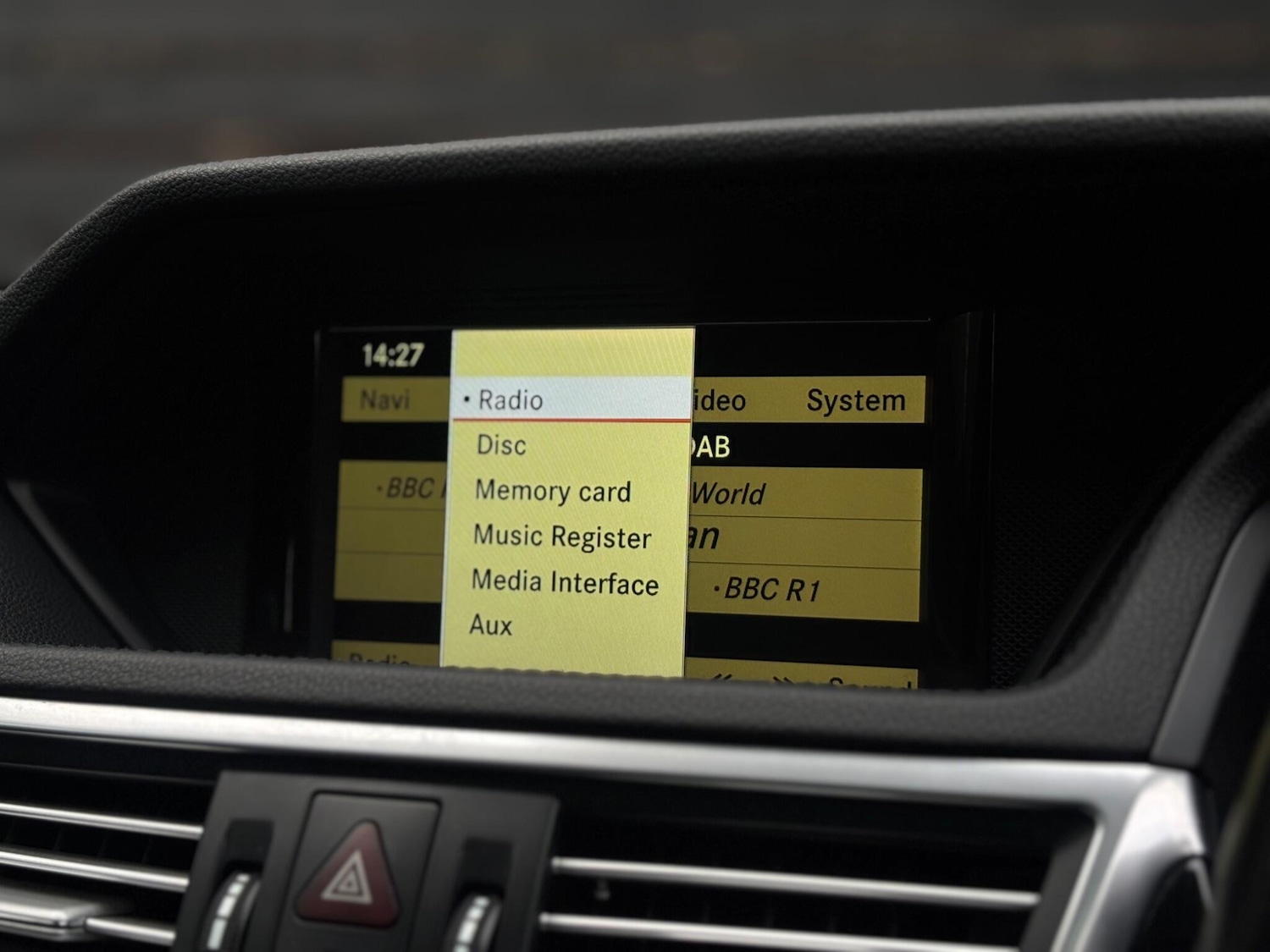 Used Mercedes-Benz E Class 2010 for sale - 76990166: Photo 21