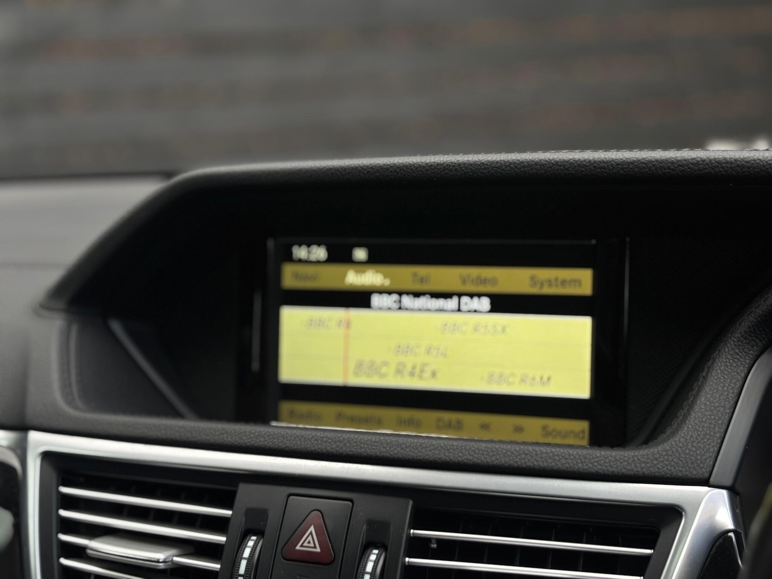 Used Mercedes-Benz E Class 2010 for sale - 76990166: Photo 24