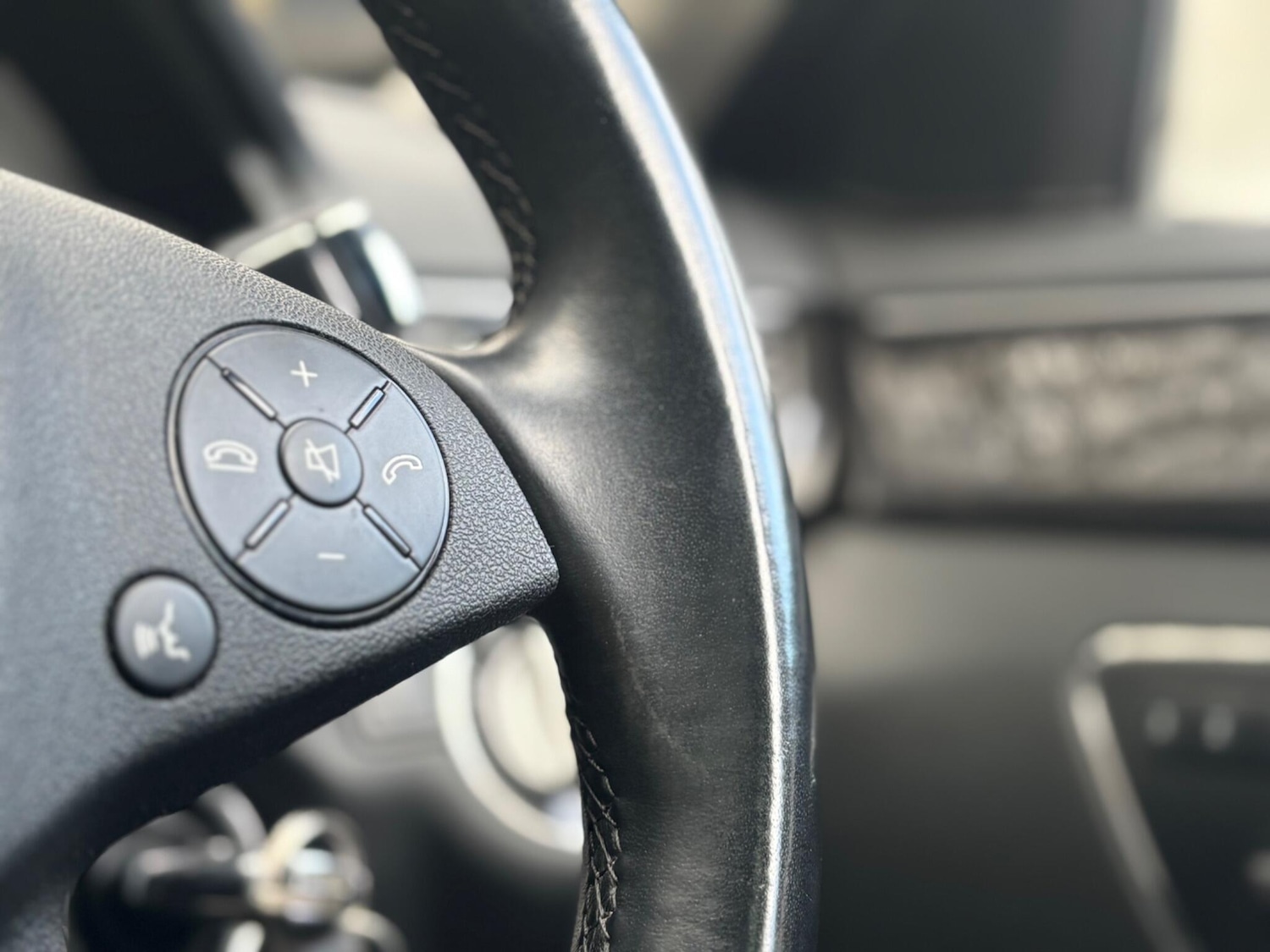 Used Mercedes-Benz E Class 2010 for sale - 76990166: Photo 33