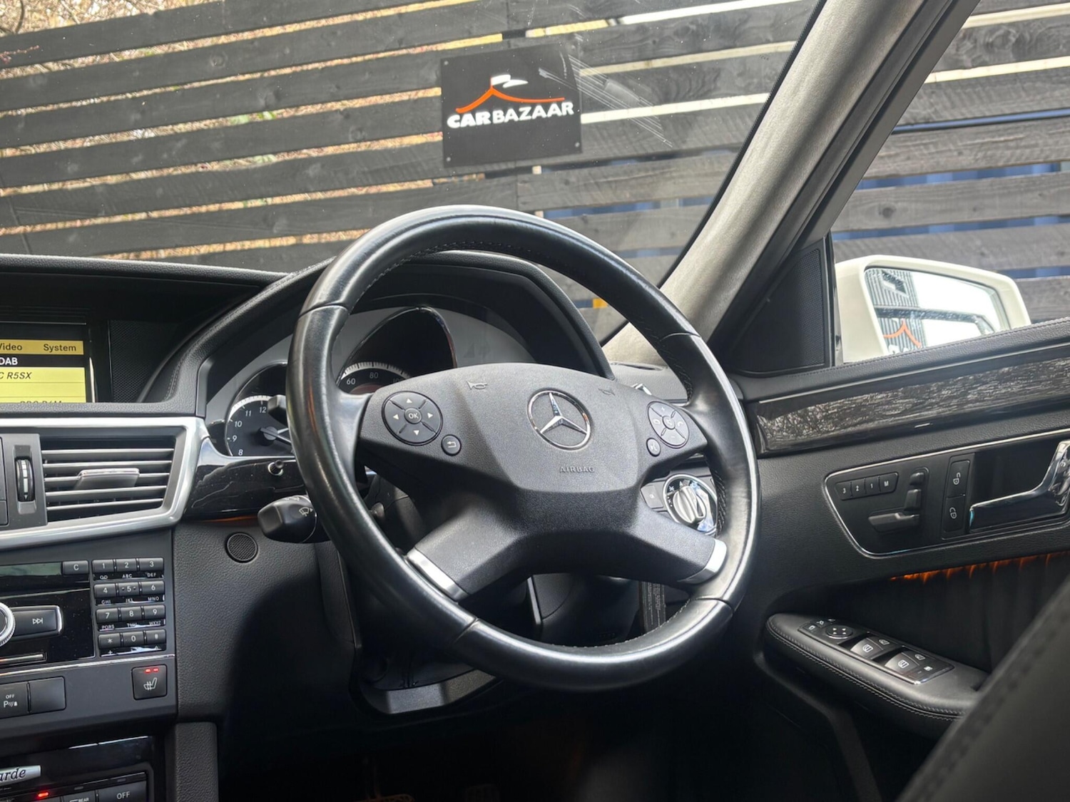 Used Mercedes-Benz E Class 2010 for sale - 76990166: Photo 43